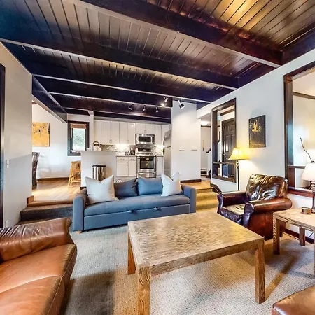 Tennis Townhome 1323 Keystone