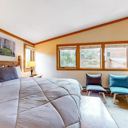Tennis Townhome 1323 Keystone